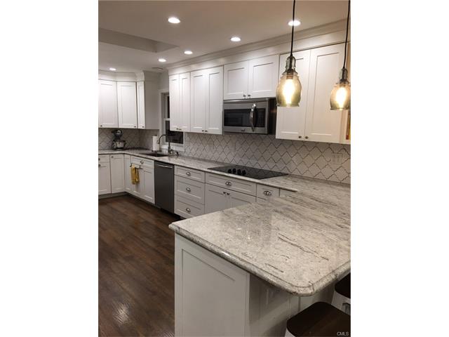 11 Woodcreek Road, Brookfield, CT 06804