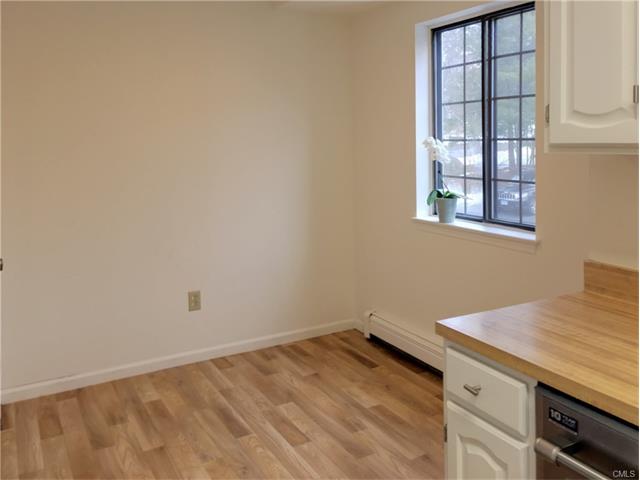 22 Andover Court, Brookfield, CT 06804