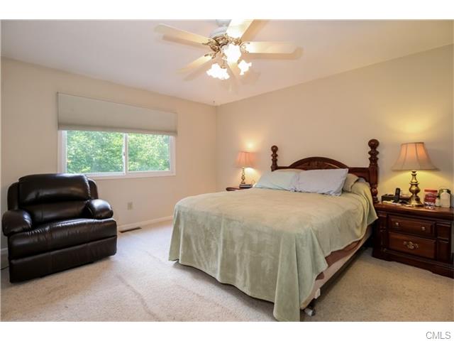 22 Ledgewood Drive, Brookfield, CT 06804