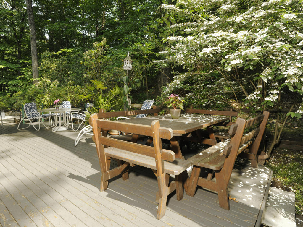 18 Ferncliff Road, Cos Cob, CT 06807