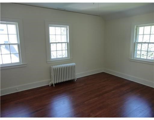 32 Sinawoy Road, Cos Cob, CT 06807