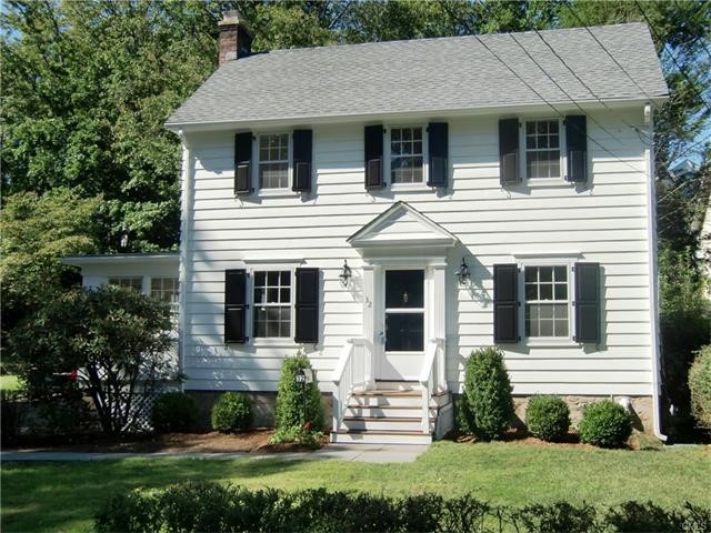 32 Sinawoy Road, Greenwich, CT 06807