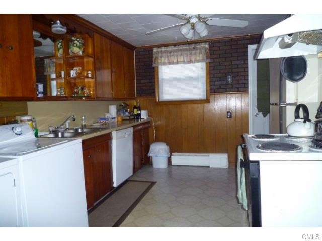 44 Hoyt Street, Danbury, CT 06810