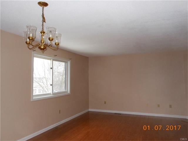 27 Crows Nest Lane, Danbury, CT 06810