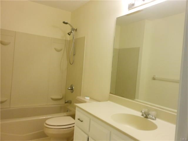 27 Crows Nest Lane, Danbury, CT 06810