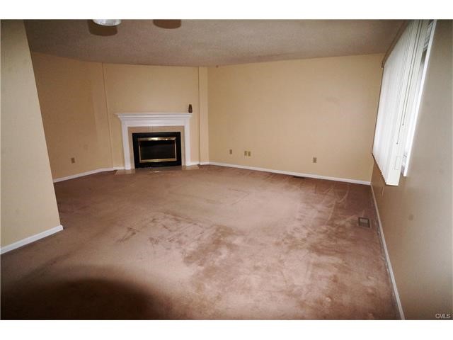 27 Crows Nest Lane, Danbury, CT 06810