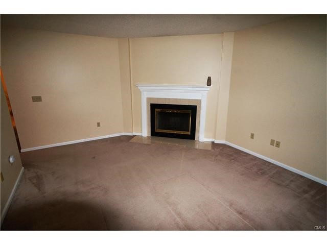 27 Crows Nest Lane, Danbury, CT 06810