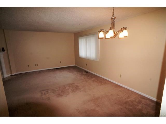 27 Crows Nest Lane, Danbury, CT 06810