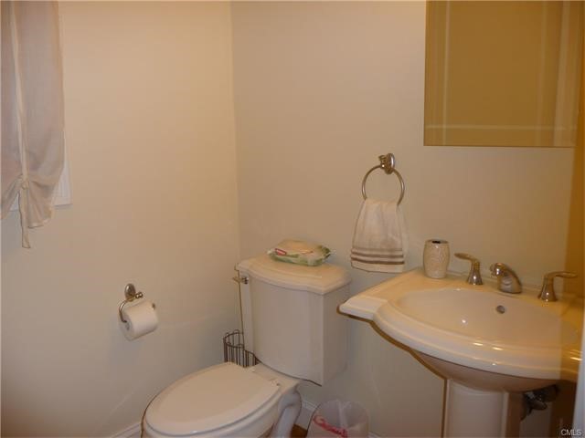 31 Merrimac Street, Danbury, CT 06810