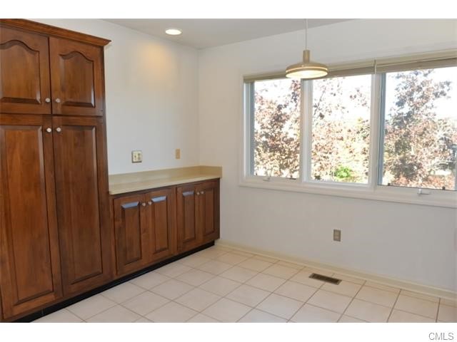 11 Boulevard Drive, Danbury, CT 06810