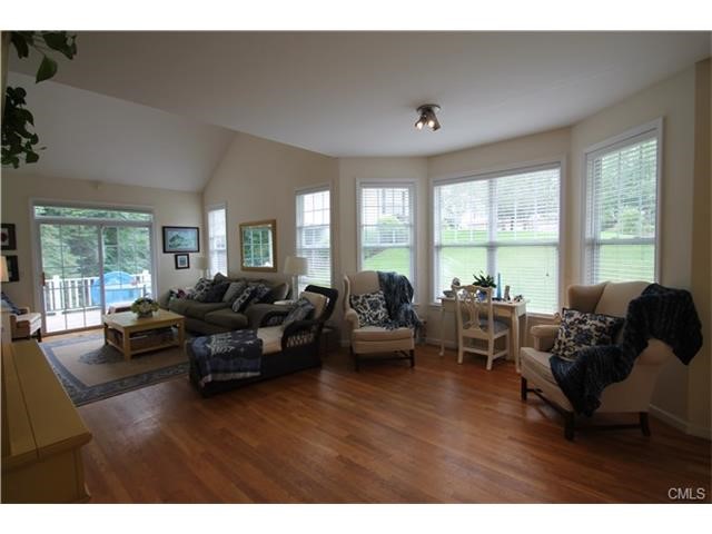 Danbury, CT 06810