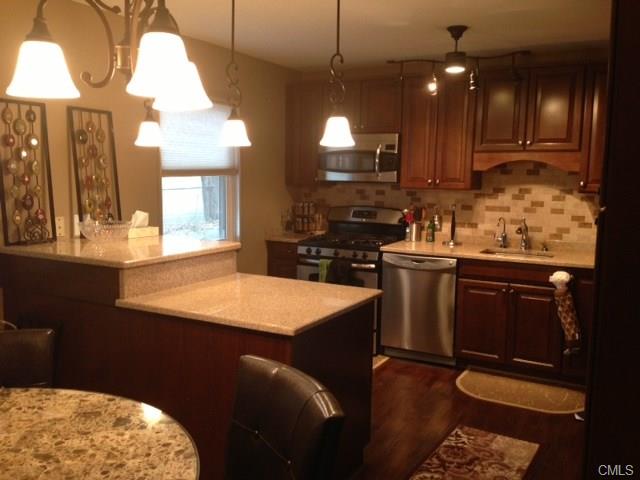 17 Fairview Drive, Danbury, CT 06810