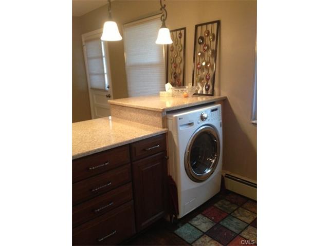 17 Fairview Drive, Danbury, CT 06810