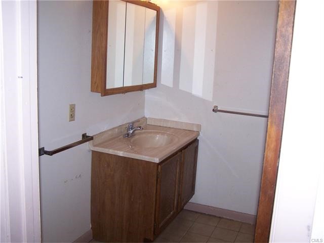 14 Newtown Road, Danbury, CT 06810