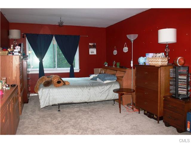 14 Newtown Road, Danbury, CT 06810