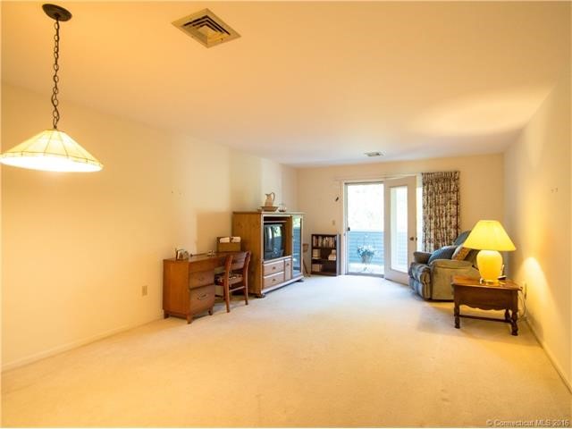 136Deer Hill Ave #308, Danbury, CT 06810