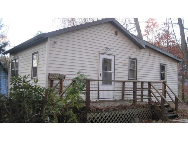 10-11 Albert Road, Danbury, CT 06810
