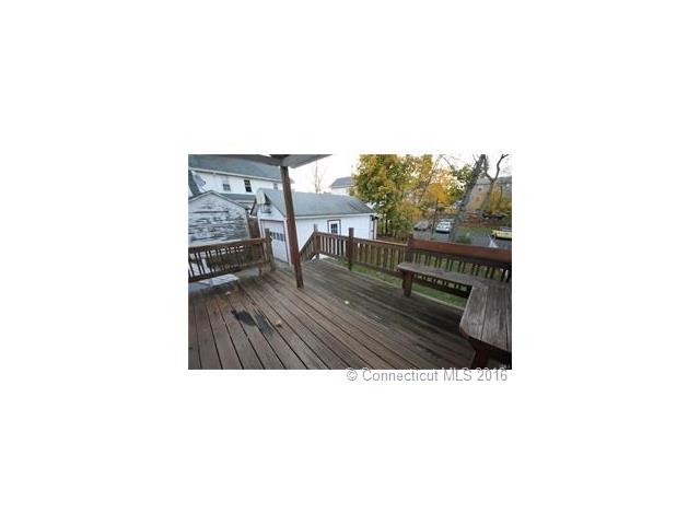2 Bennett Pl, Danbury, CT 06810