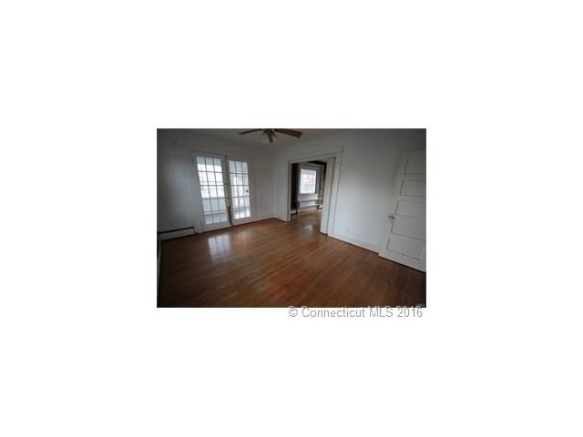 2 Bennett Pl, Danbury, CT 06810