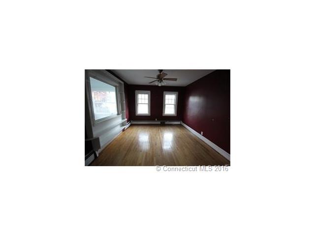2 Bennett Pl, Danbury, CT 06810