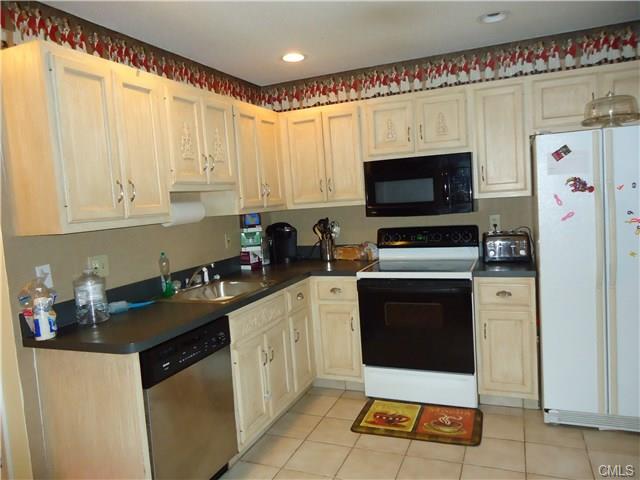 10 South Street, Danbury, CT 06810