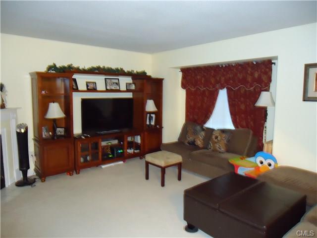 10 South Street, Danbury, CT 06810