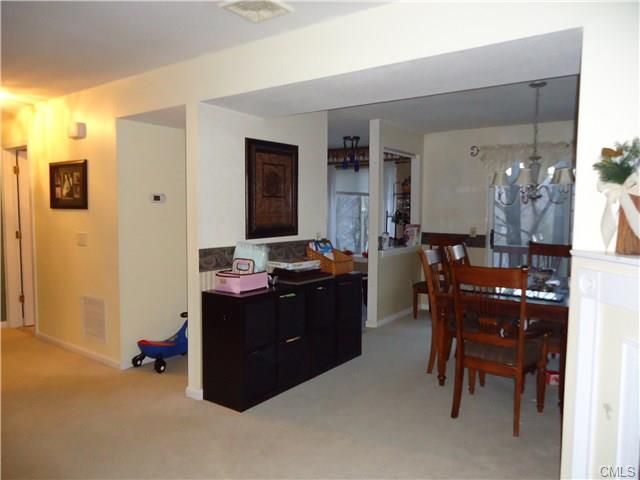 10 South Street, Danbury, CT 06810