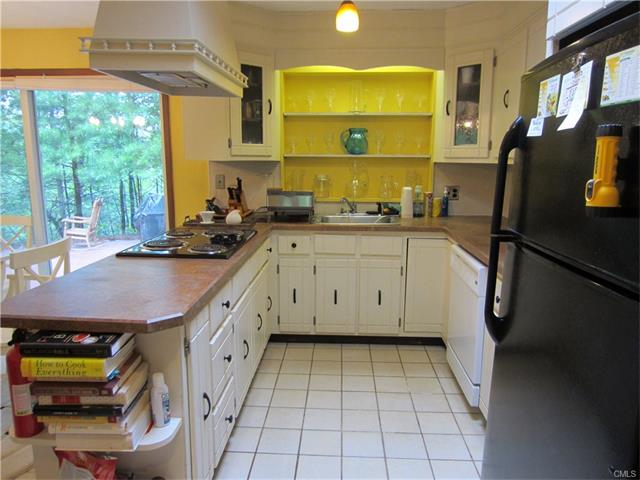 37 Carol Street, Danbury, CT 06810