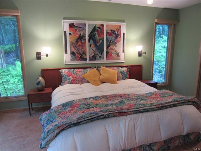 37 Carol Street, Danbury, CT 06810