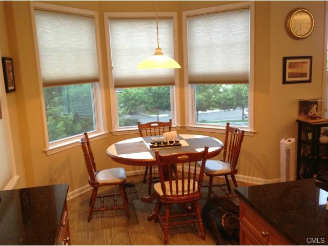 25 Crestview Lane, Danbury, CT 06810