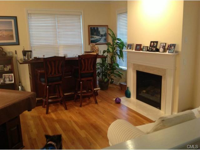 25 Crestview Lane, Danbury, CT 06810