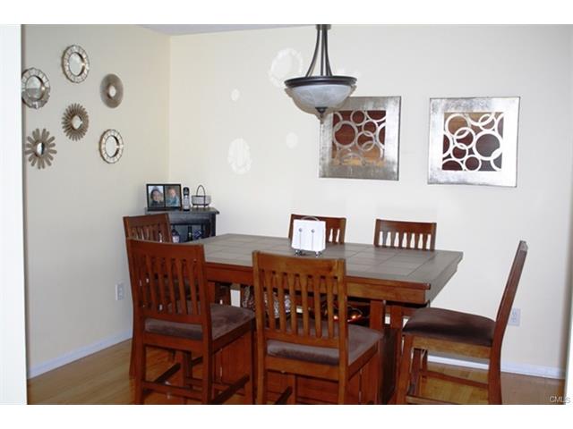 27 Crows Nest Lane, Danbury, CT 06810