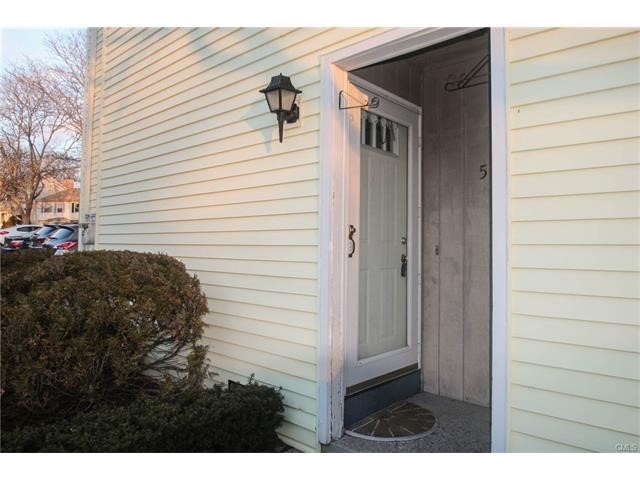 25 Padanaram Road, Danbury, CT 06811