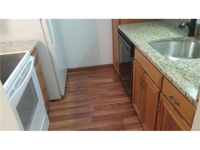 207 Old Bridge Lane, Danbury, CT 06811