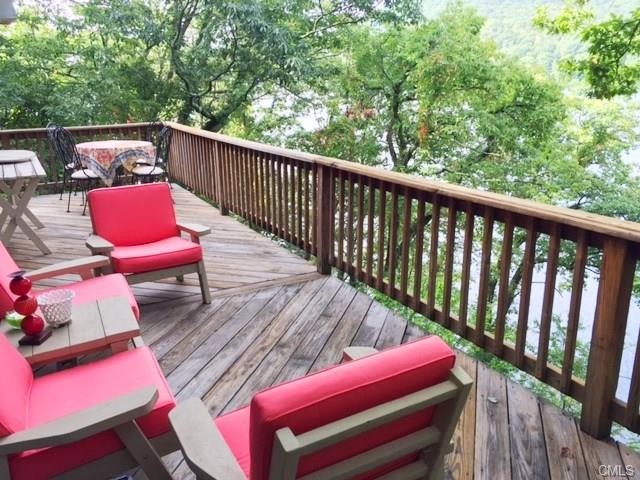 5 The By Way, Danbury, CT 06811
