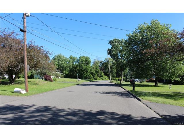 3 Terry Drive, Danbury, CT 06811