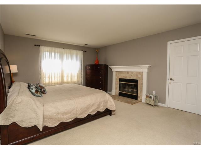 1 Lindencrest Drive, Danbury, CT 06811