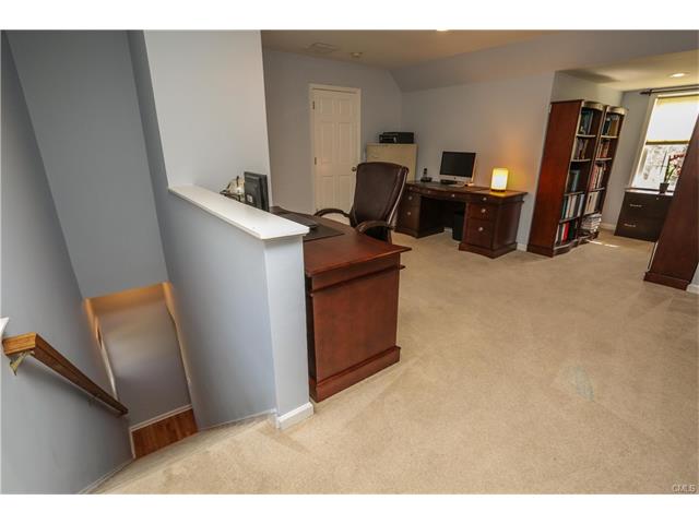 1 Lindencrest Drive, Danbury, CT 06811