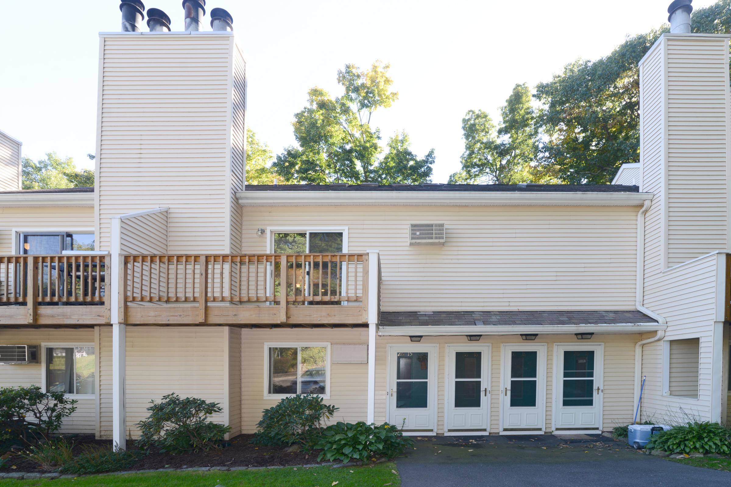 8 Rose Lane, Danbury, CT 06811