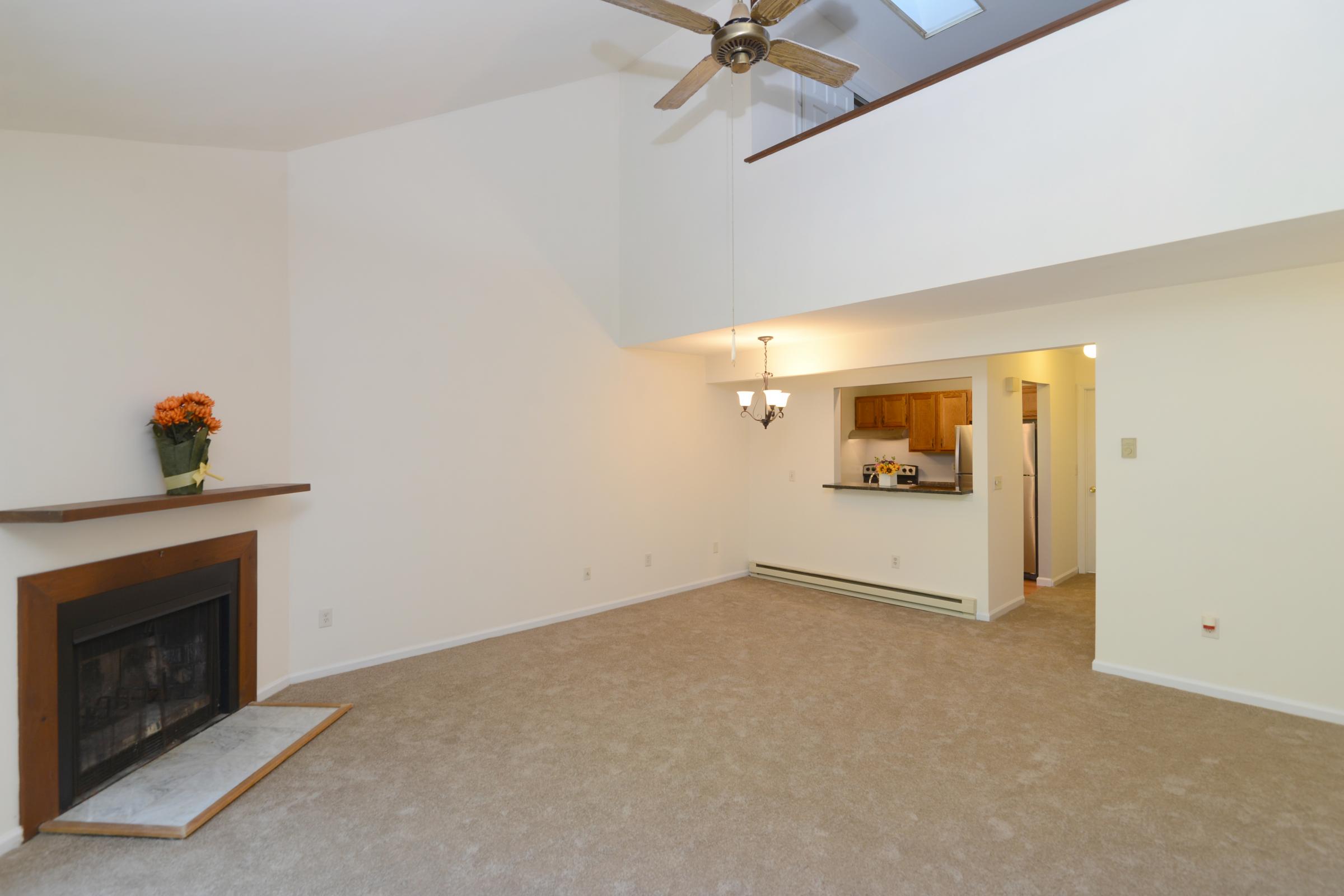 8 Rose Lane, Danbury, CT 06811