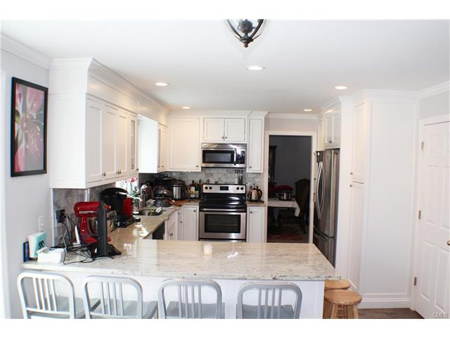 25 Driftway Point Road, Danbury, CT 06811