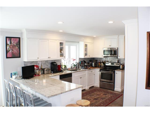 25 Driftway Point Road, Danbury, CT 06811