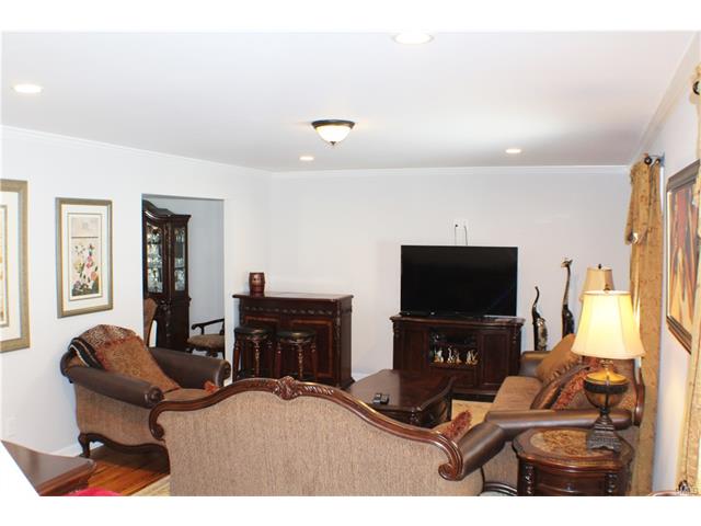 25 Driftway Point Road, Danbury, CT 06811