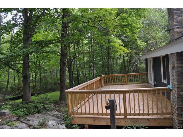 17 Eldred Road, New Fairfield, CT 06812