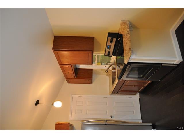 17 Eldred Road, New Fairfield, CT 06812