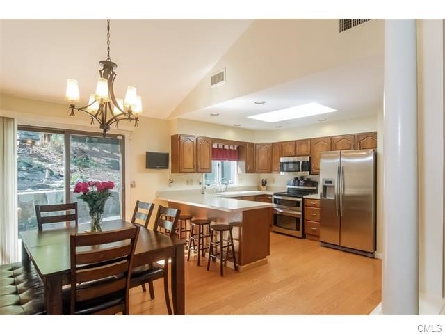 New Fairfield, CT 06812
