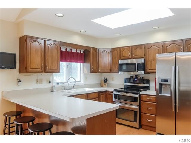 New Fairfield, CT 06812