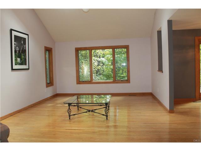 14 Douglas Lane, New Fairfield, CT 06812
