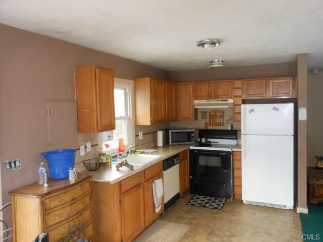 21 Deer Lane, New Fairfield, CT 06812
