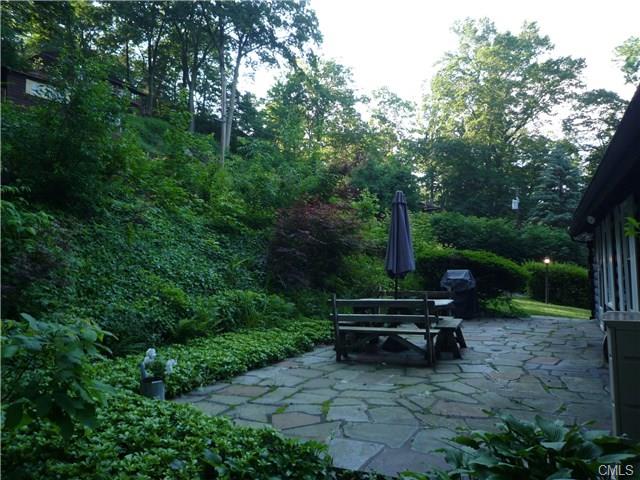 7 Ridgeway, New Fairfield, CT 06812